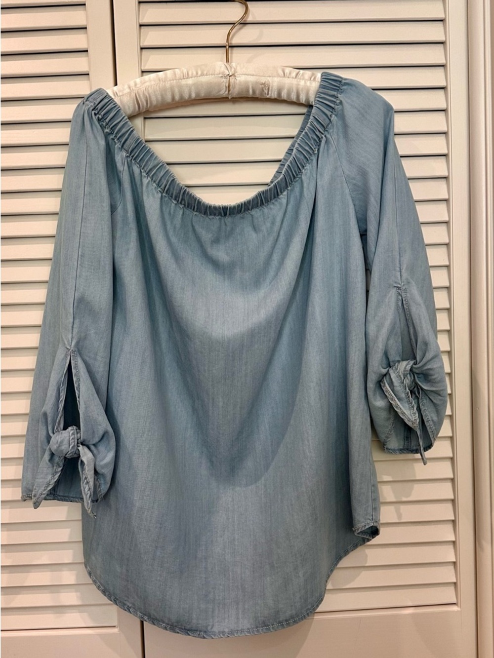 Pristine Karen Kane Top